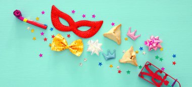 Purim kutlama kavramı (Yahudi karnaval tatil). Üstten Görünüm.