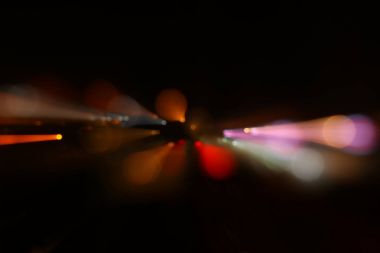 Holografik neon arka plan. aksaklık tasarlamak. Stil ve 80'li yılların eğilimleri / 90s