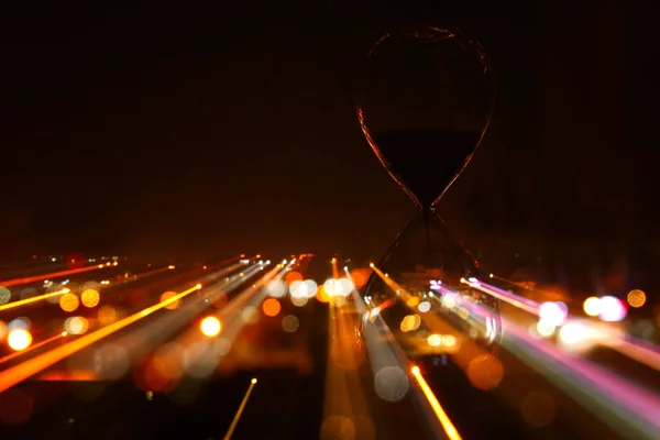 Hourglass Peste Luminile Orașului Bokeh Concept Trecere Timpului Pentru Termenul — Fotografie, imagine de stoc