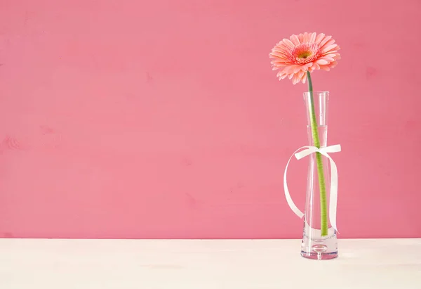 Nyári Csokor Virág Vázában Fából Készült Asztal Fölé — Stock Fotó