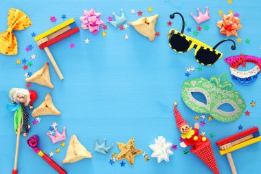 Purim kutlama kavramı (Yahudi karnaval tatil). Üstten Görünüm.