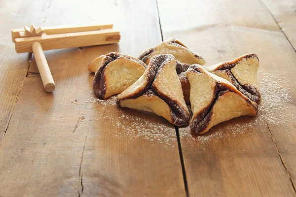 Purim celebration concept (jewish carnival holiday). Traditional hamantaschen cookies. — Stock Photo, Image