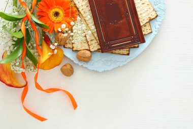 Pesah kutlama kavramı (Yahudi Fısıh Bayramı). Geleneksel