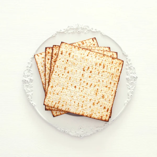 Passover background with matzoh isolated on white. — Stock Photo, Image