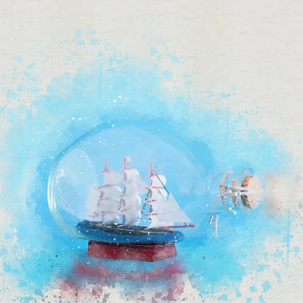 Aquarell-Stil abstraktes Bild von nautischen Konzept mit alten Boot in der Flasche. — Stockfoto