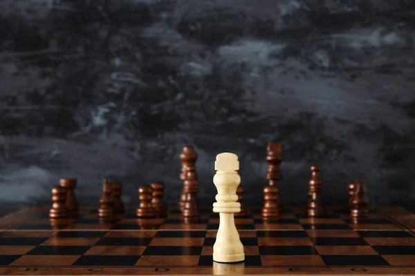 Obraz šachy desková hra. Obchod, konkurence, strategie, vedení a úspěch koncepce. — Stock fotografie