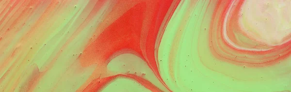 Konst fotografi av abstrakt marblezed effekt bakgrund. guld, röd korall och gröna kreativa färger. Vacker färg. — Stockfoto
