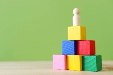 İş konsepti pf liderlik ve kalabalığın dışında durmak, bir takım kurmak ve menajer.