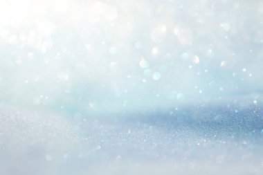 soyut glitter gümüş ve mavi ışıklar arka plan. de-odaklı