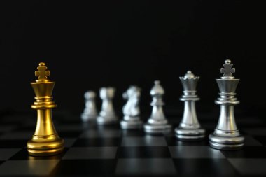 Satranç görüntüsü. İş, rekabet, strateji, liderlik ve başarı kavramı