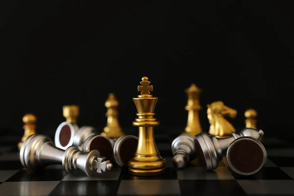 Obrázek šachové partie. Podnikání, konkurence, strategie, vedení a koncepce úspěchu — Stock fotografie