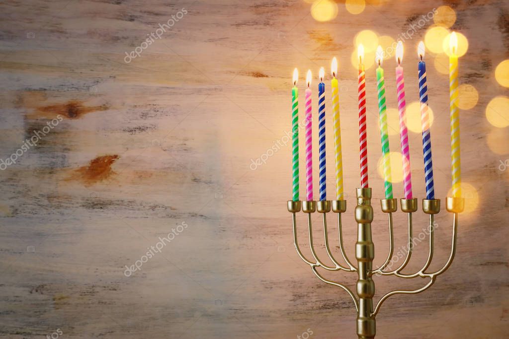 Imagen religiosa de las vacaciones judías fondo de Hanukkah con menorah