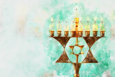 suluboya stili ve soyut Yahudi bayramı Hanuka 'sının menoralı hali (geleneksel şamdan))
