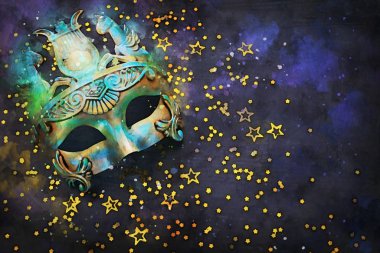 suluboya stili ve zarif ve zarif Yunan veya Roma Venedik maskesinin soyut görüntüsü