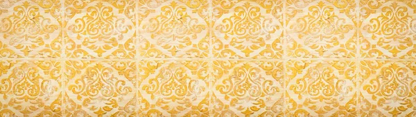 Tło królewskiego złota drewniane vintage tło z kwiatowymi szczegółami tłoczenia — Zdjęcie stockowe
