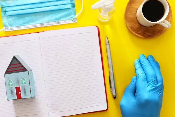 Concepto Imagen Oficina Casa Covid Cuarentena Del Coronavirus Con Cuaderno — Foto de Stock