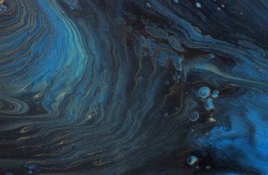 Soyut mermer efekt arka planının sanat fotoğrafçılığı. Altın, siyah ve mavi yaratıcı renkler. Güzel boya.