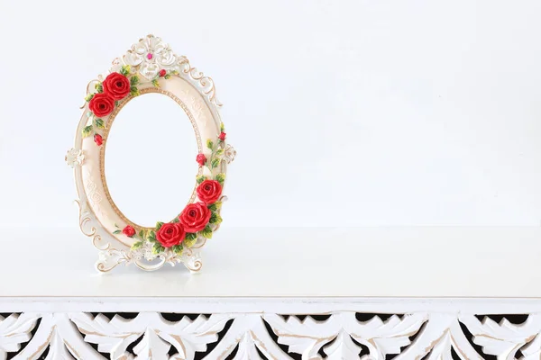 Image White Baroque Vintage Empty Photo Frame Red Roses Wooden — Stock Photo, Image