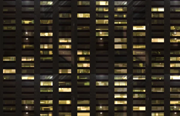 Stadshus Fönster Natten — Stockfoto