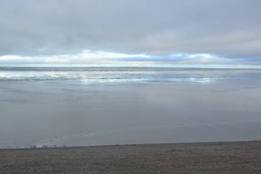 Hollanda, Moddergat yakınlarındaki gel-git denizinde kum düzlükleri