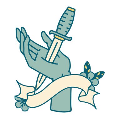 Elinde hançer dövmesi olan geleneksel bir dövme.