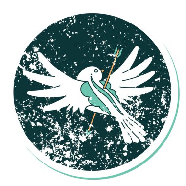 ok ile delinmiş bir güvercinin sembolik dövmeli görüntüsü