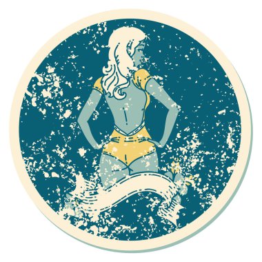 Geleneksel stil dövmeli stresli mayo kız dövmesi.