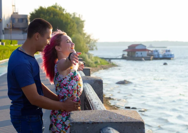 Milenci Chodí Promenádě — Stock fotografie