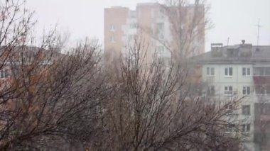 Şehre Kar Düşüyor