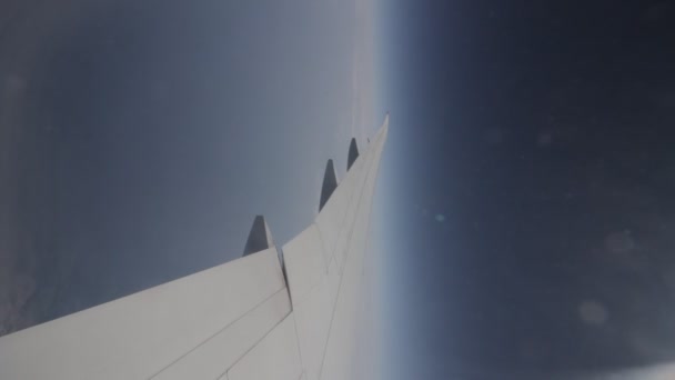 Φτερό Αεροπλάνου Στον Ουρανό — Αρχείο Βίντεο
