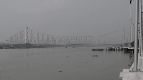 Spektakulära Howrah Bridge Solnedgången Över Hooapproximativt Floden Panoramautsikt Från Millennium — Stockvideo