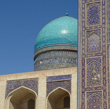Caminin gök kubbesi ve bir desenli duvarın parçası, Buhara, Özbekistan