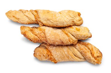 Peynirli ekmek. Beyaz arka planda peynirli üç somun ev yapımı sıcak ekmeğin üst görüntüsü.. 