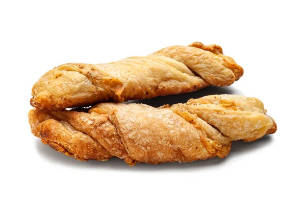 Kaasbrood. Close-up van twee rollen roodbruin zelfgebakken brood met kaas op een witte achtergrond. — Stockfoto