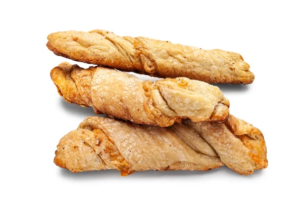 Kaasbrood. Bovenaanzicht van drie broodjes roodwarm zelfgebakken brood met kaas op een witte achtergrond. — Stockfoto