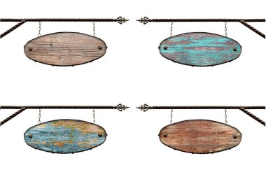 Oval Ofis boyalı ve boyanmamış tahta tabela koleksiyonu. İşlenmiş demir yapının üzerinde yazı olmayan eski oval tabela mağazası. Model beyazda izole edildi. 