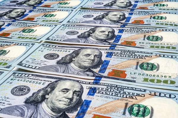 100美元背景 很多钞票 一堆美元钞票A Pile Dollars Bannotes 钱的质感银行和金融概念 — 图库照片