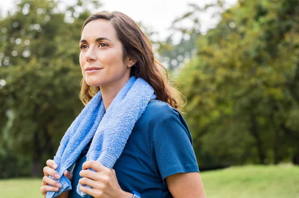 Trotse vrouw na het sporten — Stockfoto