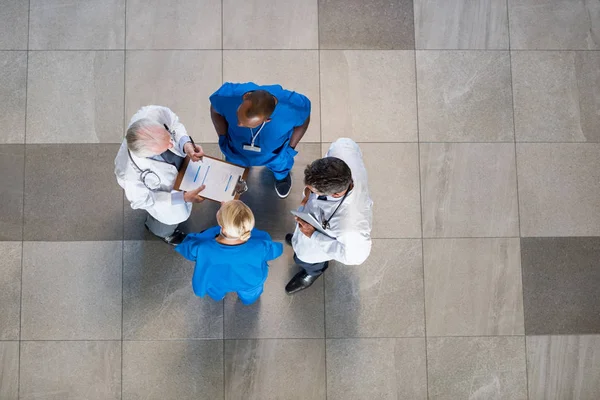 Treffen von Ärzten und Krankenschwestern — Stockfoto