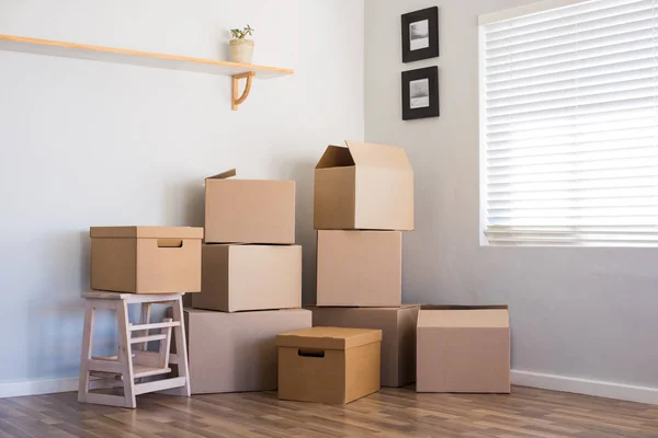 Mudança de casa e caixas — Fotografia de Stock