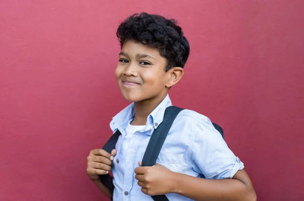 Латиноамериканский школьник — стоковое фото