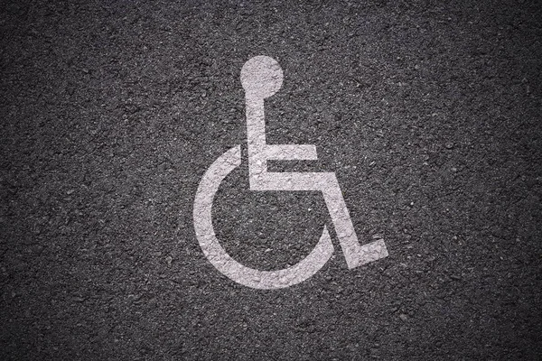 Место Парковки Инвалидов Асфальте — стоковое фото
