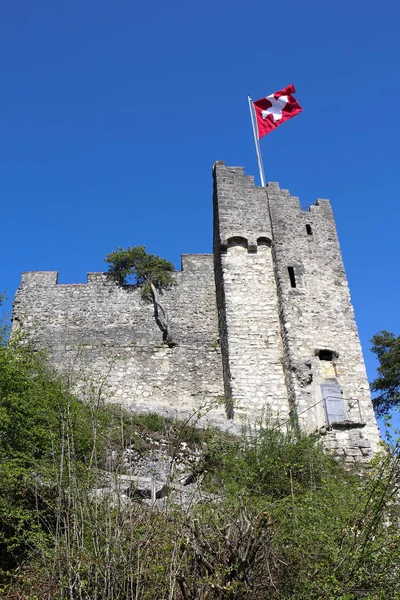 Schweiziska gamla staden Baden: ruinerna på stan hill — Stockfoto