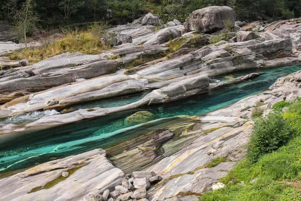 Río Verzasca, valle de Lavertezzo, Ticino, Suiza —  Fotos de Stock