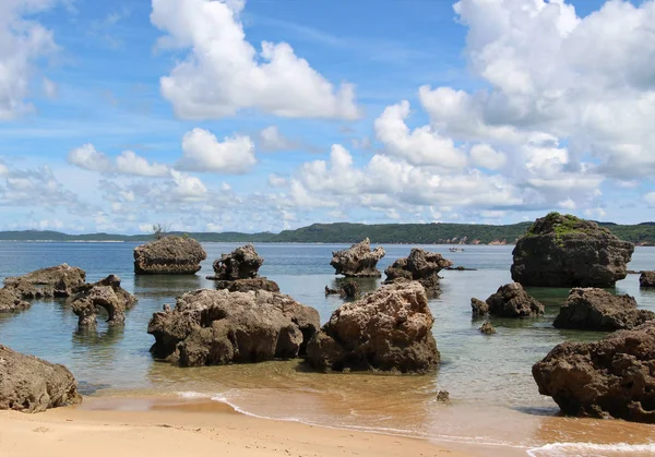 Stenar på stranden i Madagaskar — Stockfoto