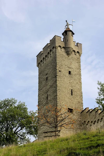 中世纪的古城墙和瑞士卢塞恩之塔 — 图库照片
