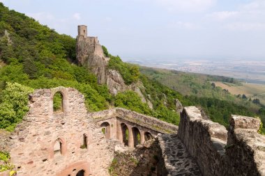 Ortaçağ kalesinin Saint-Ulrich Ribeauville, Alsace, Fransa Hill'deki üst