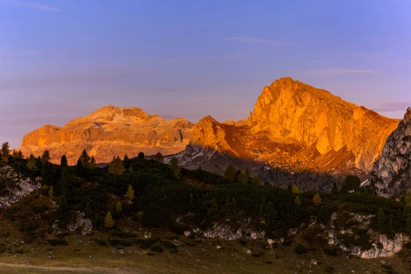 Sunrise Mountain Range Falzarego Pass Autunm Season Belluno Pronince Dolomites — Stock Photo, Image