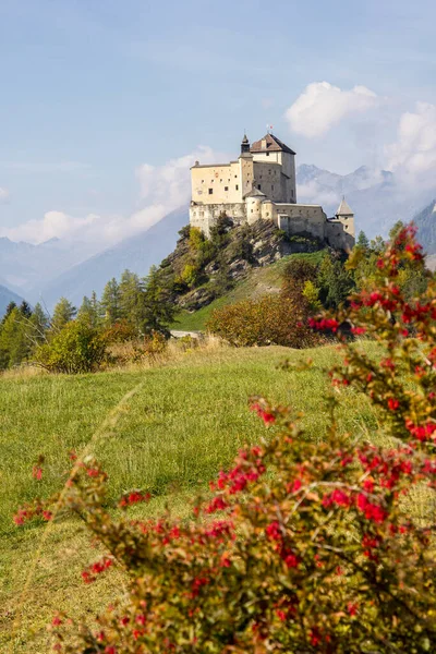 Zamek Tarasp Zbudowany Wieku Alpach Szwajcarskich Canton Grisons Lub Graubuendon — Zdjęcie stockowe