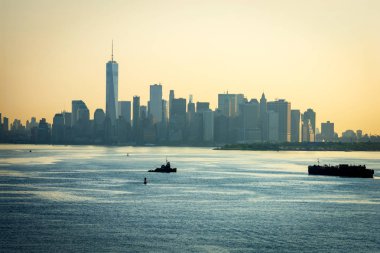 Puslu sabah aşağı Manhattan